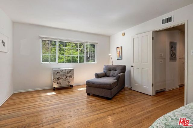 1041 Chantilly Road, Los Angeles, CA 90077