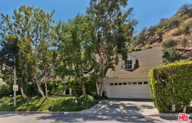 1041 Chantilly Road, Los Angeles, CA 90077