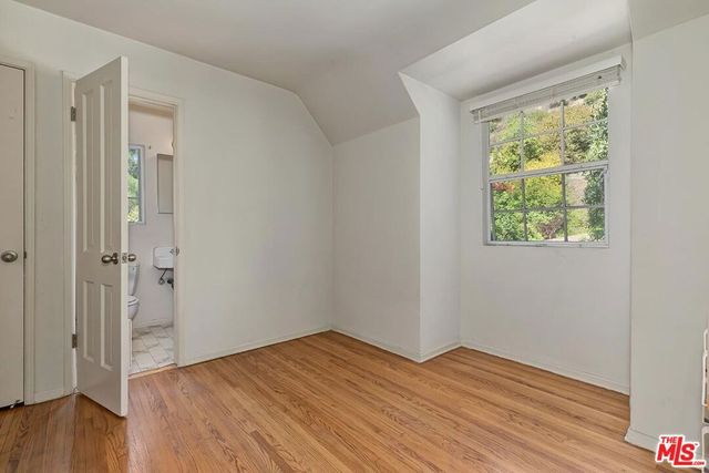 1041 Chantilly Road, Los Angeles, CA 90077