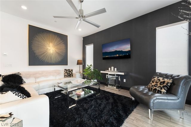 39 Autumn Palm Avenue, Henderson, NV 89011