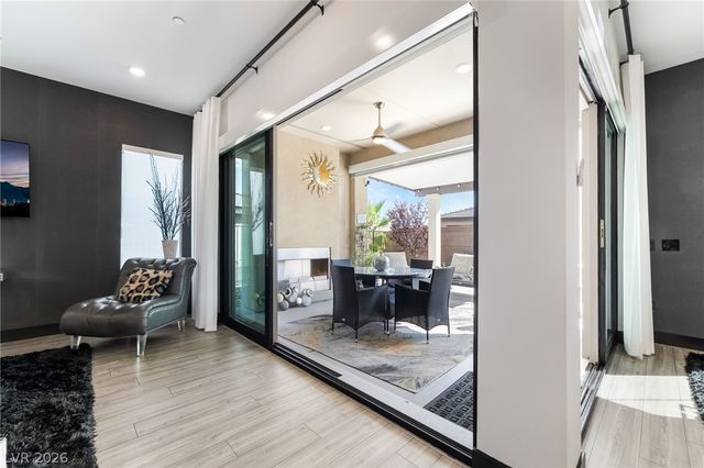39 Autumn Palm Avenue, Henderson, NV 89011