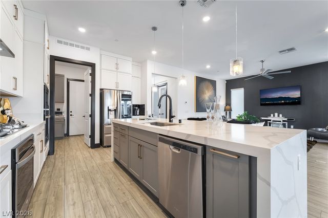 39 Autumn Palm Avenue, Henderson, NV 89011