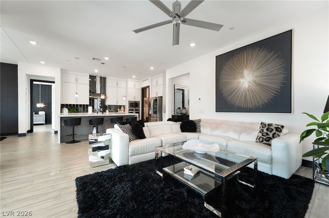 39 Autumn Palm Avenue, Henderson, NV 89011