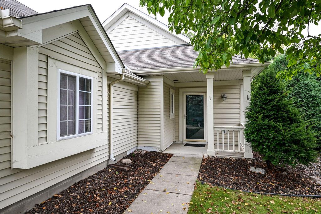 4210 Lawndale Lane N, Plymouth, MN 55446 — photo 2