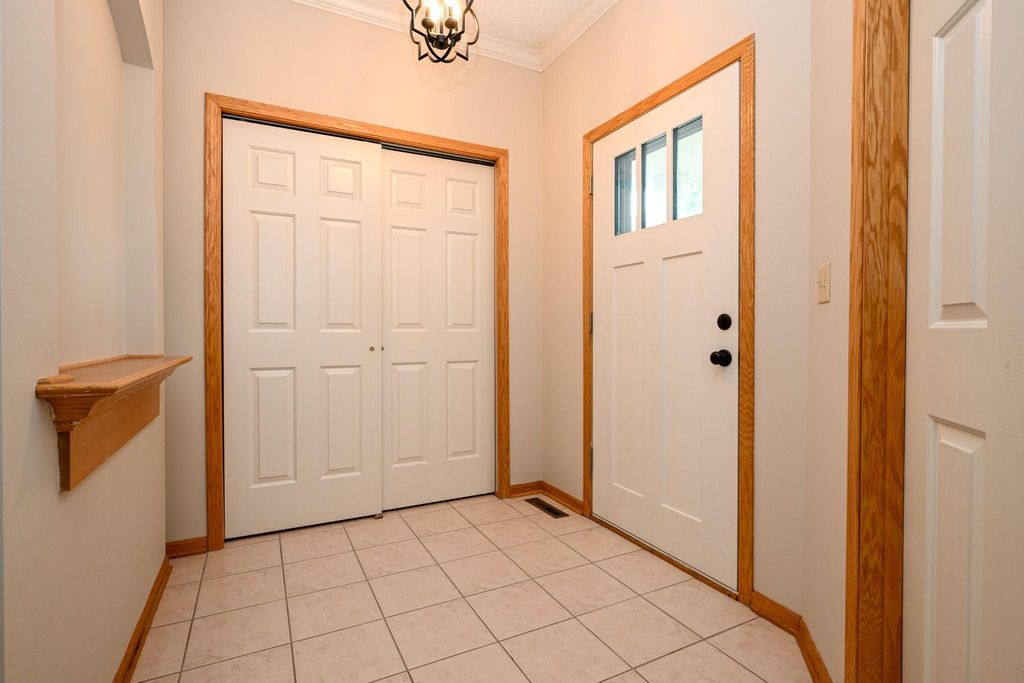 4210 Lawndale Lane N, Plymouth, MN 55446 — photo 3