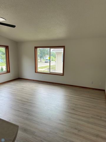 2126 5th Avenue S, Fargo, ND 58103