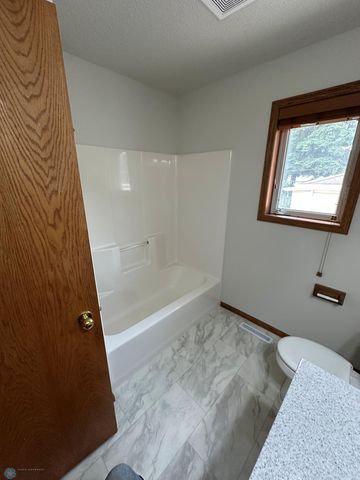 2126 5th Avenue S, Fargo, ND 58103