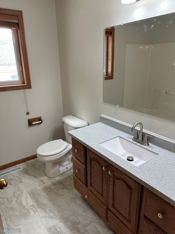 2126 5th Avenue S, Fargo, ND 58103