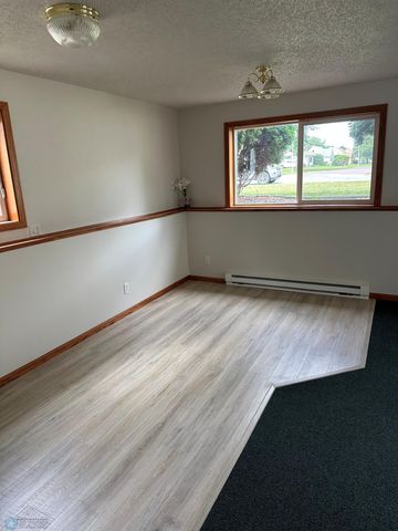 2126 5th Avenue S, Fargo, ND 58103