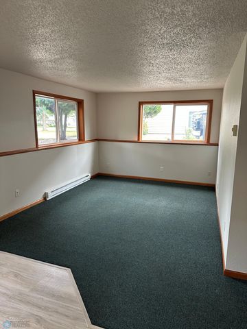 2126 5th Avenue S, Fargo, ND 58103