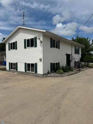 2126 5th Avenue S, Fargo, ND 58103