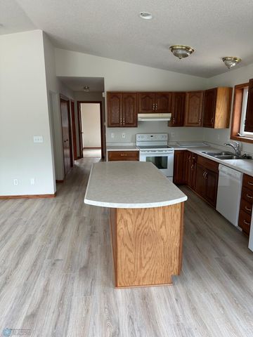 2126 5th Avenue S, Fargo, ND 58103
