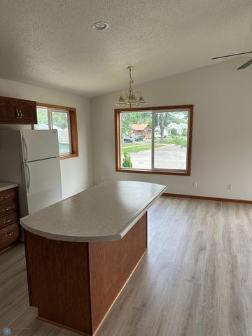 2126 5th Avenue S, Fargo, ND 58103