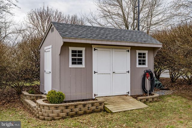 646 W BRUBAKER VALLEY RD, Lititz, PA 17543