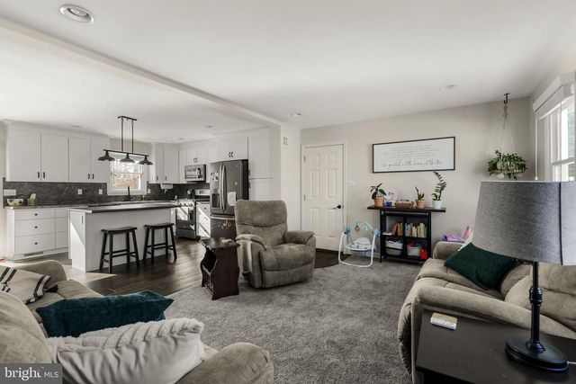 646 W BRUBAKER VALLEY RD, Lititz, PA 17543