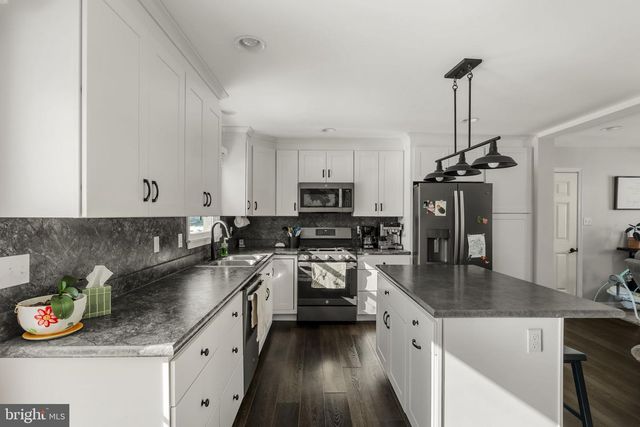 646 W BRUBAKER VALLEY RD, Lititz, PA 17543