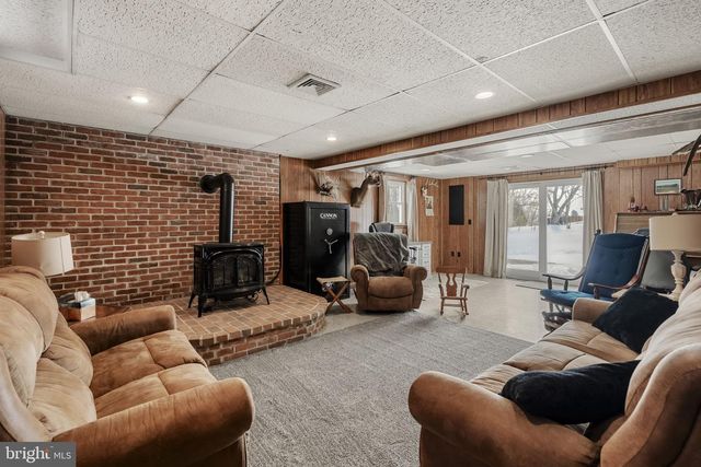 646 W BRUBAKER VALLEY RD, Lititz, PA 17543