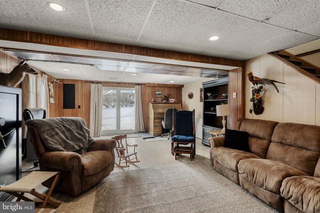 646 W BRUBAKER VALLEY RD, Lititz, PA 17543