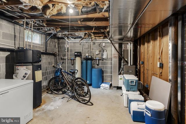 646 W BRUBAKER VALLEY RD, Lititz, PA 17543