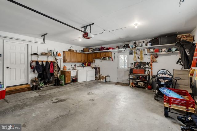 646 W BRUBAKER VALLEY RD, Lititz, PA 17543