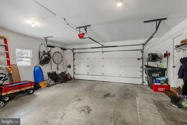 646 W BRUBAKER VALLEY RD, Lititz, PA 17543