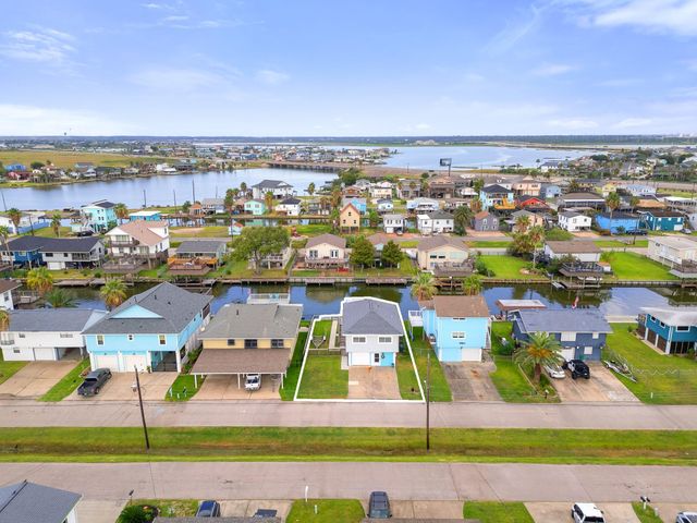 66 Tarpon Street, Bayou Vista, TX 77563
