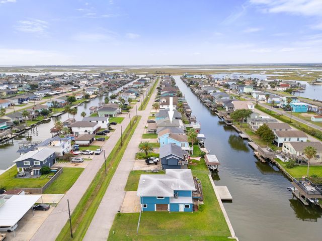 66 Tarpon Street, Bayou Vista, TX 77563
