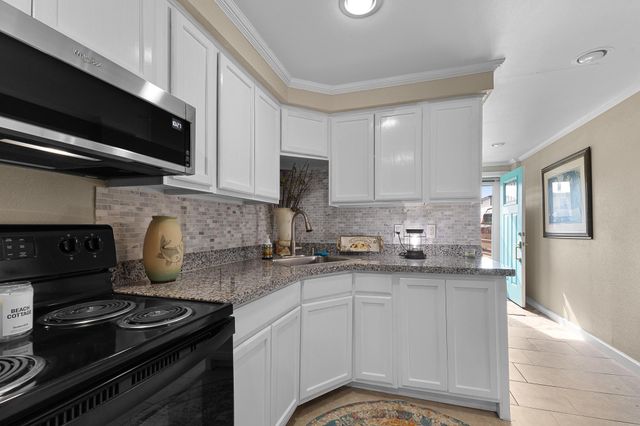 66 Tarpon Street, Bayou Vista, TX 77563