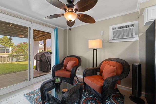 66 Tarpon Street, Bayou Vista, TX 77563