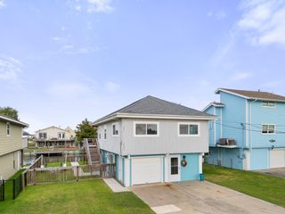 66 Tarpon Street, Bayou Vista, TX 77563