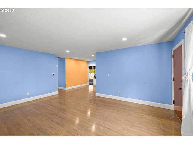 25 Ne 192ND Ave, Portland, OR 97230