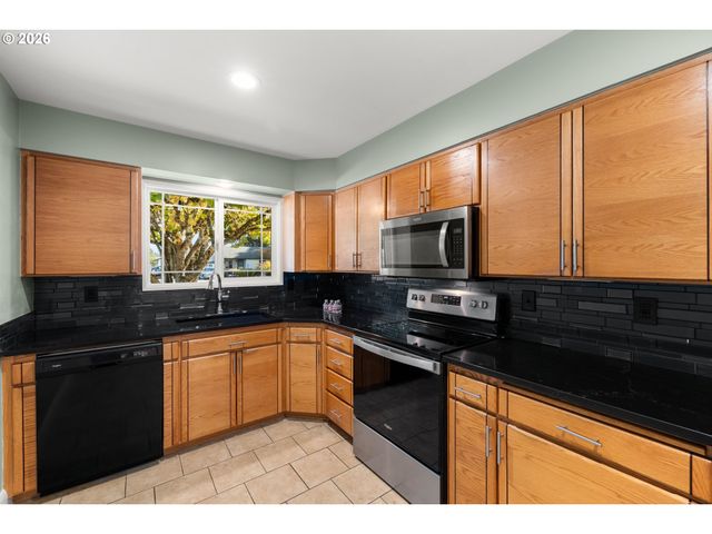 25 Ne 192ND Ave, Portland, OR 97230