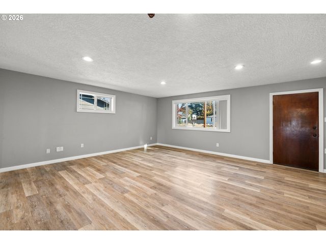25 Ne 192ND Ave, Portland, OR 97230