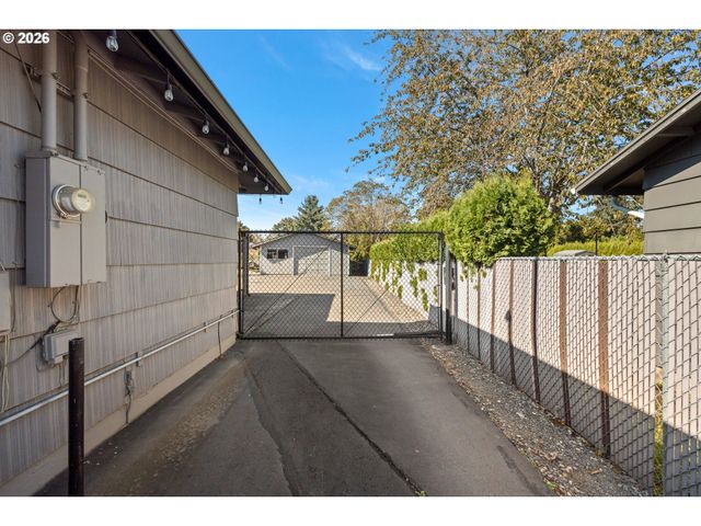 25 Ne 192ND Ave, Portland, OR 97230