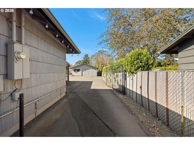 25 Ne 192ND Ave, Portland, OR 97230