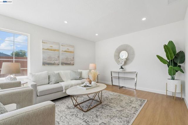 31261 Fredi St, Union City, CA 94587