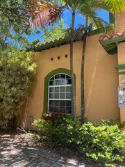 720 NE 3rd, Fort Lauderdale, FL 33304