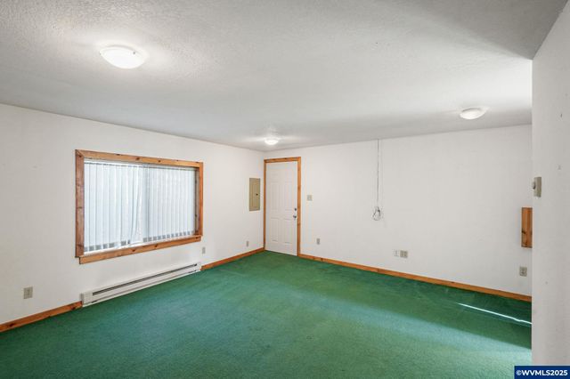18649 Old River Dr, West Linn, OR 97068