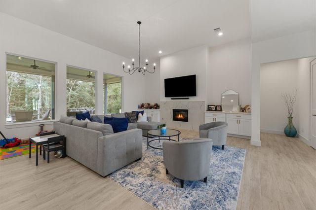 145 Pine Branch Drive, Montgomery, TX 77356