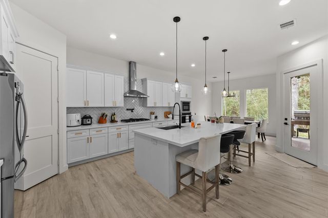 145 Pine Branch Drive, Montgomery, TX 77356