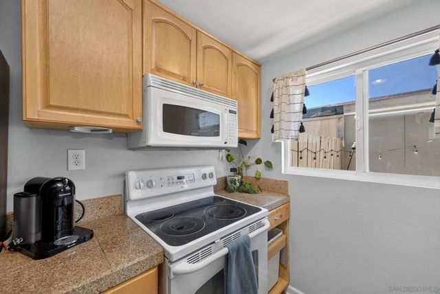 10376 Frank Lane, Santee, CA 92071