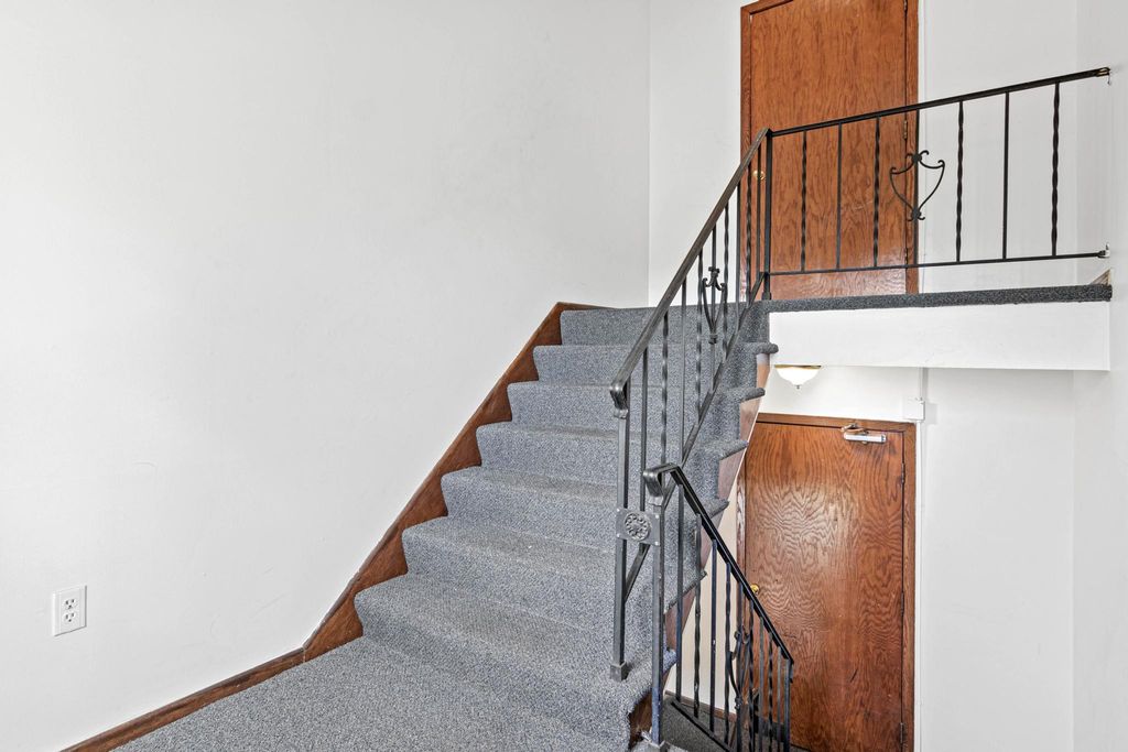 379 Cayuga Street, Saint Paul, MN 55130 — photo 4