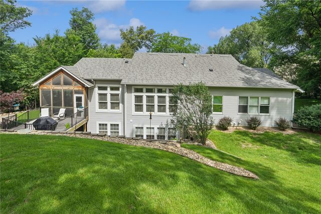 3524 River Ridge Ct NE, Cedar Rapids, IA 52402
