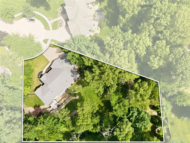 3524 River Ridge Ct NE, Cedar Rapids, IA 52402