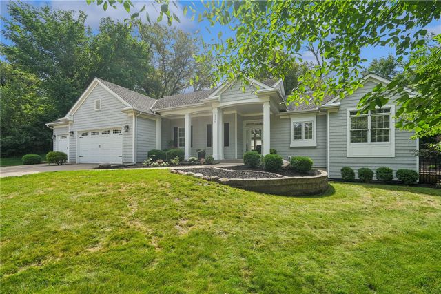 3524 River Ridge Ct NE, Cedar Rapids, IA 52402