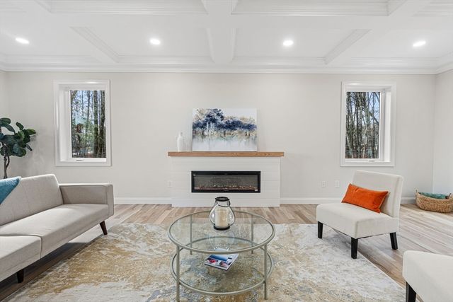 450 Lake St, Haverhill, MA 01832