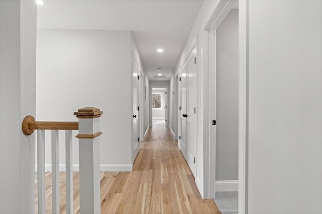 450 Lake St, Haverhill, MA 01832