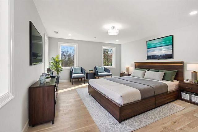 450 Lake St, Haverhill, MA 01832