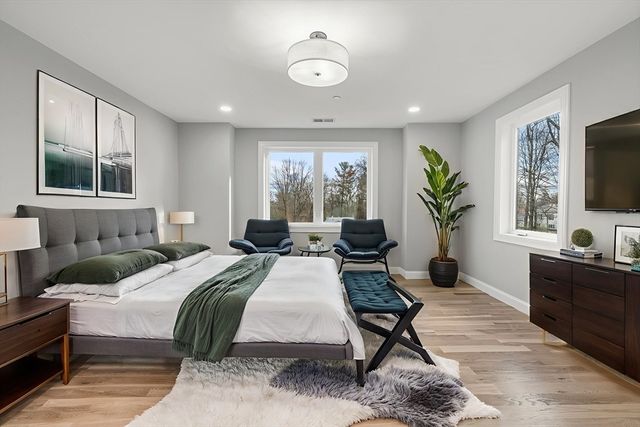 450 Lake St, Haverhill, MA 01832