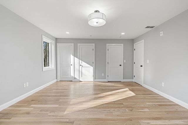 450 Lake St, Haverhill, MA 01832